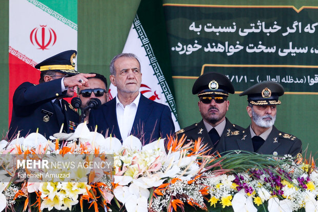 مراسم رژه روز ارتش