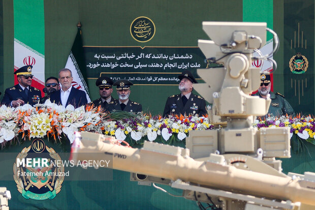 مراسم رژه روز ارتش