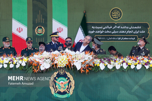 مراسم رژه روز ارتش