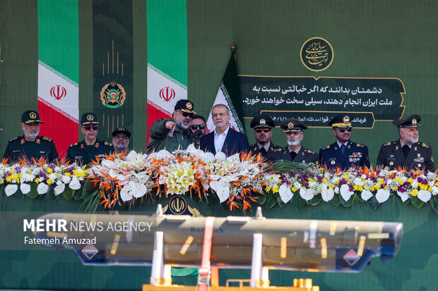 مراسم رژه روز ارتش