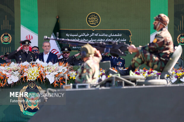 مراسم رژه روز ارتش