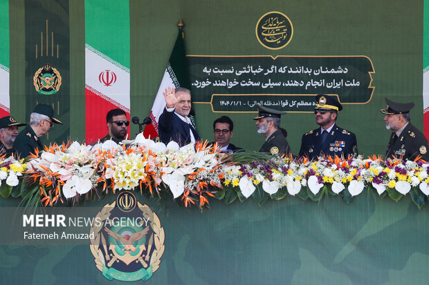 مراسم رژه روز ارتش