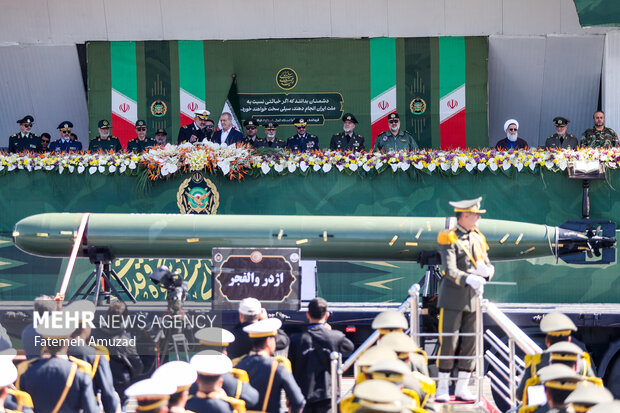 مراسم رژه روز ارتش