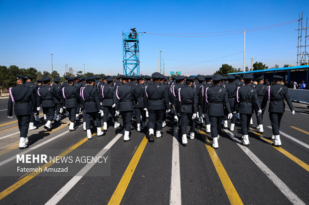 مراسم رژه روز ارتش