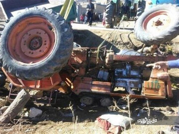 واژگونی تراکتور جان راننده ۷۰ ساله را در شهرستان تفرش گرفت