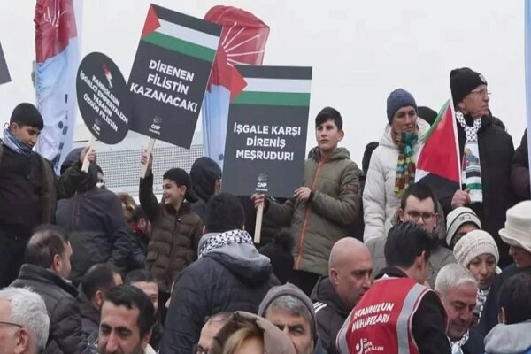 CHP, Gazze için Tünel'den Taksim'e yürüyecek CHP, Gazze için Tünel'den Taksim'e yürüyecek