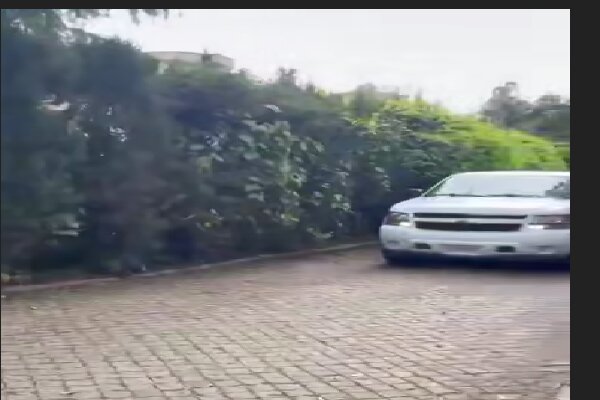 الوفد الأمريكي يصل إلى موقع المفاوضات غير المباشرة مع إيران