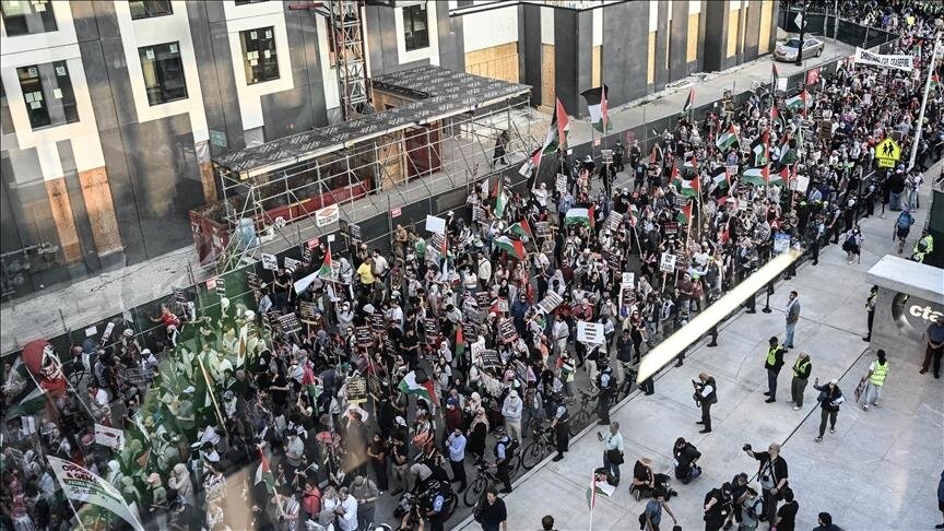فيديو: شعب شيكاغو يحتجون على عدوان غزة الإسرائيلي فيديو: شعب شيكاغو يحتجون على عدوان غزة الإسرائيلي