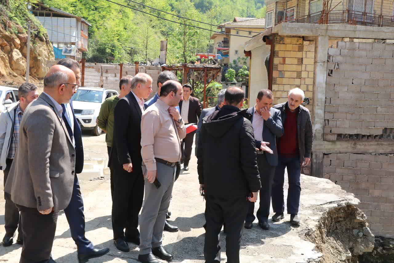 بررسی ابعاد حادثه حریق امامزاده ابراهیم شفت با حضور میدانی مسئولان