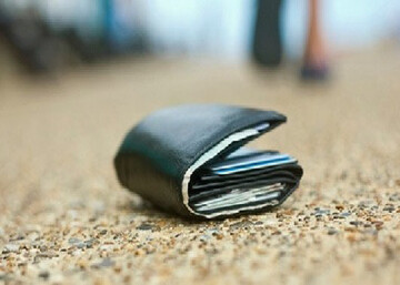 امانت داری مأموران پلیس و بازگرداندن کیف ۳۰۰ میلیونی به صاحبش