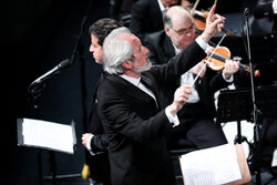 İran Ulusal Müzik Orkestrası’ndan yeni yılda ilk konser