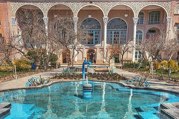 سقوط معماری؛ از خانه‌های فیروزه‌ای تا برج‌های بی‌روح