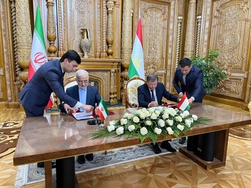 إيران وطاجيكستان توقعان وثيقة تعاون أمني