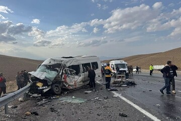 Van'da feci kaza: 6 ölü, 8 yaralı