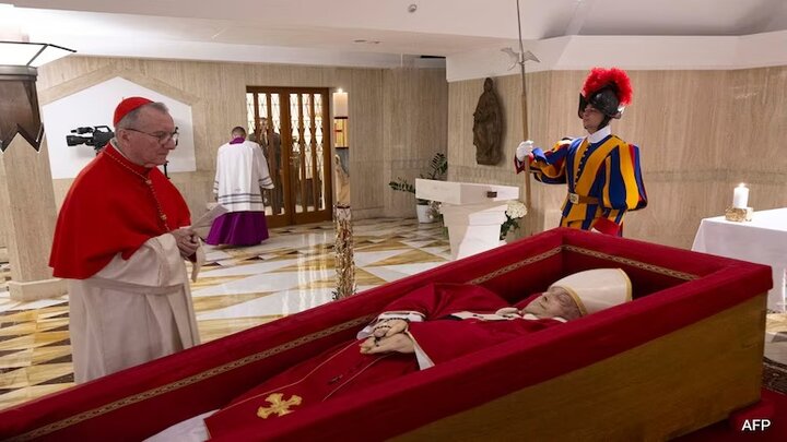 Katolik dünyası yas tutuyor: Papa Francis’e son veda başladı (+foto)