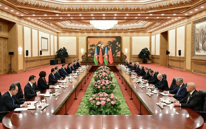 Aliyev, Çin Devlet Başkanı Şi Cinping ile görüştü Aliyev, Çin Devlet Başkanı Şi Cinping ile görüştü