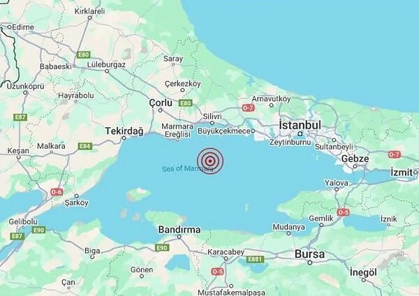 İstanbul'da 6,2 büyüklüğünde deprem İstanbul'da 6,2 büyüklüğünde deprem