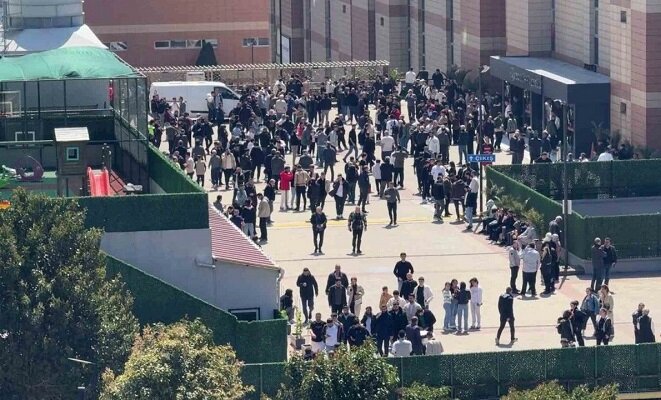 İstanbul'da deprem: Can kaybı yok, 151 kişi yaralandı İstanbul'da deprem: Can kaybı yok, 151 kişi yaralandı