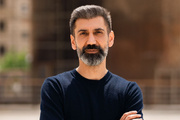 نخستین تجربه کارگردانی سینا رازانی در تئاتر