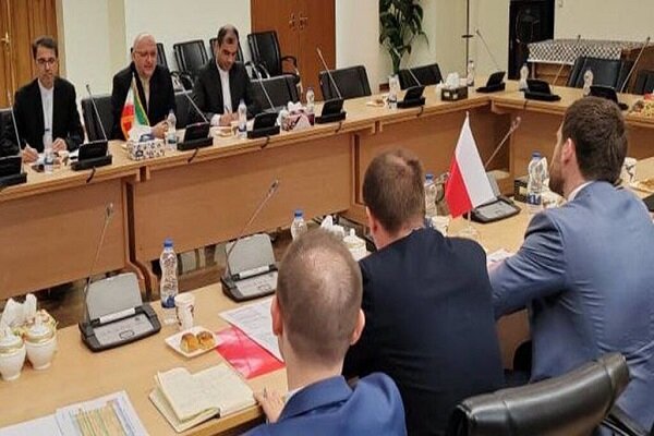 İran ve Polonya'dan "siyasi ve ekonomik işbirliğini geliştirme" vurgusu İran ve Polonya'dan "siyasi ve ekonomik işbirliğini geliştirme" vurgusu