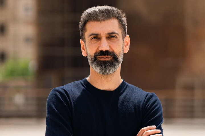 نخستین تجربه کارگردانی سینا رازانی در تئاتر