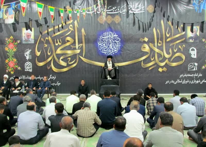 شیعه واقعی باید با رفتار و گفتار خود مایه زینت اهلبیت باشد