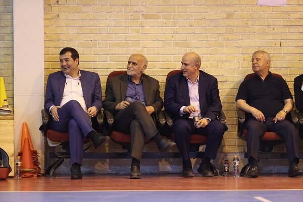 تصاویری از پا به توپ شدن رئیس جمهور