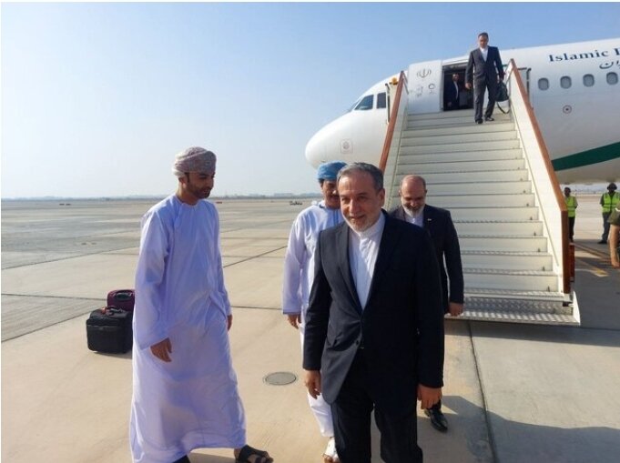 Bakan Erakçi Maskat'ta(+video) Bakan Erakçi Maskat'ta(+video)