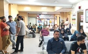 حضور مردم رشت برای اهدای خون به هموطنان در پی انفجار بندرعباس