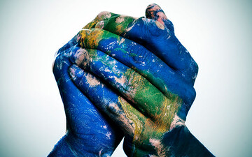 جهانی شدن شمشیری دو لبه است؛ وقتی کسب سود جایگزین وفاداری ملی می شود