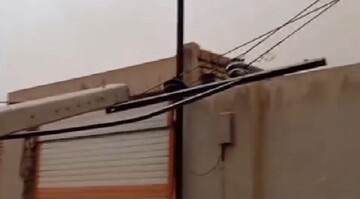 سقوط تیربرق بر اثر طوفان در میبد