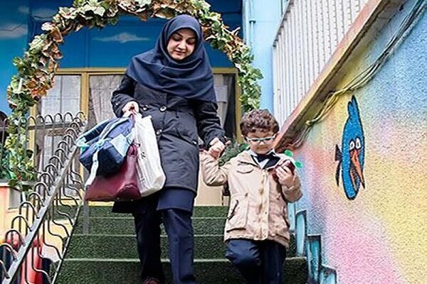 چالش مهدکودک در ادارات؛ ۵ راهکار عملی برای کارفرمایان