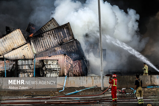 پرداخت مقرری بیمه بیکاری و مستمری به کارگران آسیبدیده اسکله شهیدرجایی