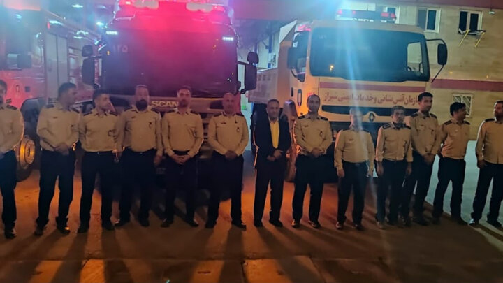 فعالیتهای گمرکی تداوم دارد؛ افزایش تعداد فوتیها به ۴۰ نفر اعزام آتشنشانان عملیاتی شیراز برای کمک در اطفای حریق حادثه بندرعباس