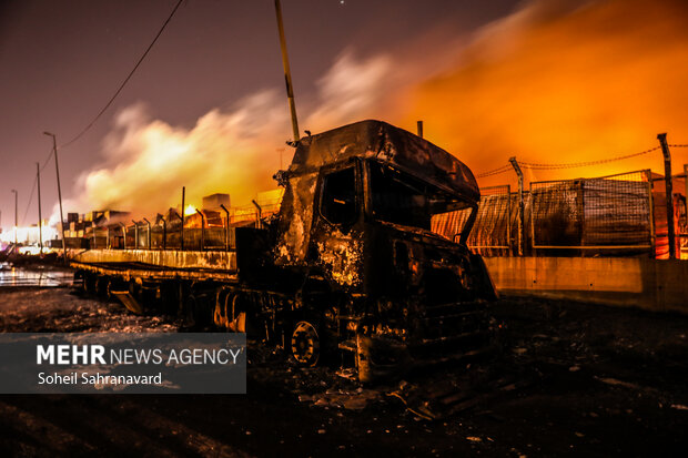 گزارش خبرنگار مهر از نزدیک ترین نقطه به کانون انفجار بندر شهید رجایی گزارش خبرنگار مهر از نزدیک ترین نقطه به کانون انفجار بندر شهید رجایی