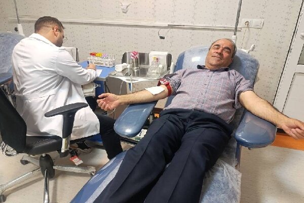 اهدای خون کارکنان محیط زیست کهگیلویه و بویراحمد به مصدومان در بندرعباس