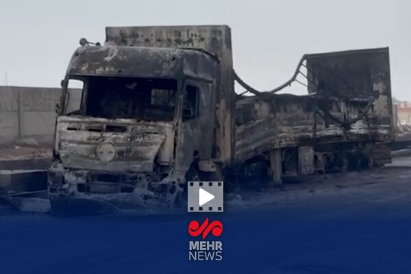 تخریب خودروها بر اثر موج انفجار در بندر شهید رجایی