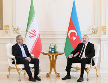 Pezeşkiyan ile Aliyev ikili ilişkileri görüştü