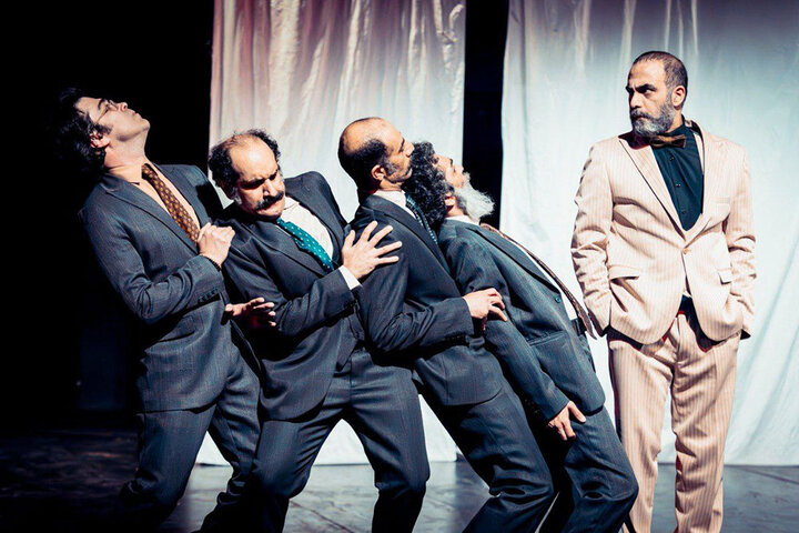 شیفتگی جامعه امروز را کور کرده است؛ الاغهایی که عاشق طاووس شدند!