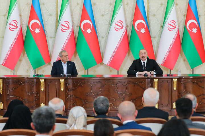 Pezeşkiyan: İran ve Azerbaycan bölgede barışı, huzuru ve güvenliği tesis edebilirler Pezeşkiyan: İran ve Azerbaycan bölgede barışı, huzuru ve güvenliği tesis edebilirler