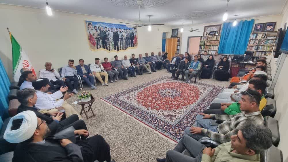 فرصتهای شغلی بیشتری برای جوانان شهرستان گناوه فراهم شود