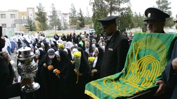 کاروان زیر سایه خورشید مهمان نائینی‌ها می‌شود