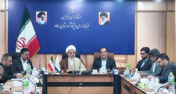 لازمه خنثی سازی توطئه‌های دشمنان تقویت اقتصاد مردم است