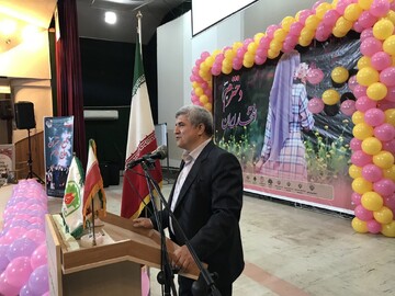 دختران جامعه پایبند ارزش‌های اسلامی باشند