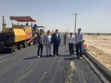 اجرای پروژه آسفالت جاده ساحلی روستای «حصار» تسریع شود