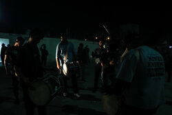 عمری پس از دویدن بر روی اسکله، در خاطرات کودکی خود کفن شدی