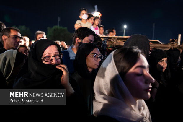 تجمع مردم بندرعباس برای جانباختگان بندر شهید رجایی