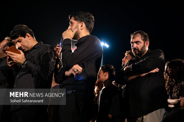 تجمع مردم بندرعباس برای جانباختگان بندر شهید رجایی