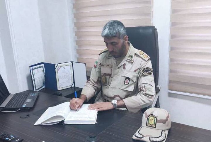 توقیف ۲ لنج متخلف صید ممنوعه ترال در آب های تنگستان توقیف ۲ لنج متخلف صید ممنوعه ترال در آب های تنگستان
