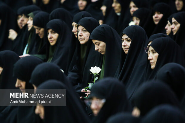 آیین خطبهخوانی خادمان در حرم حضرت معصومه(س) آیین خطبهخوانی خادمان در حرم حضرت معصومه(س)